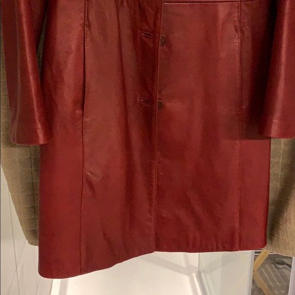 Red Italian leather women’s trench. - Picture 2 of 2